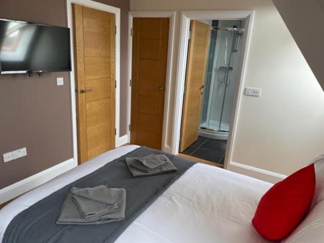 Two Bedroom Duplex Apartment The Priory سانت آيفز المظهر الخارجي الصورة